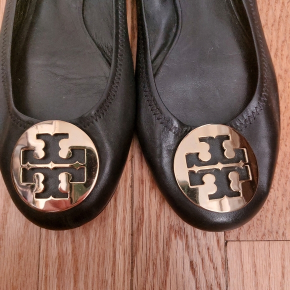 Tory Burch Black Leather Reva Flats Very EUC Size 8M - Picture 3 of 11